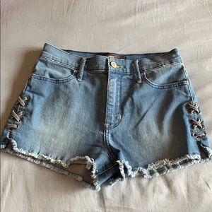 Hollister Hi-Rise Short-Shorts